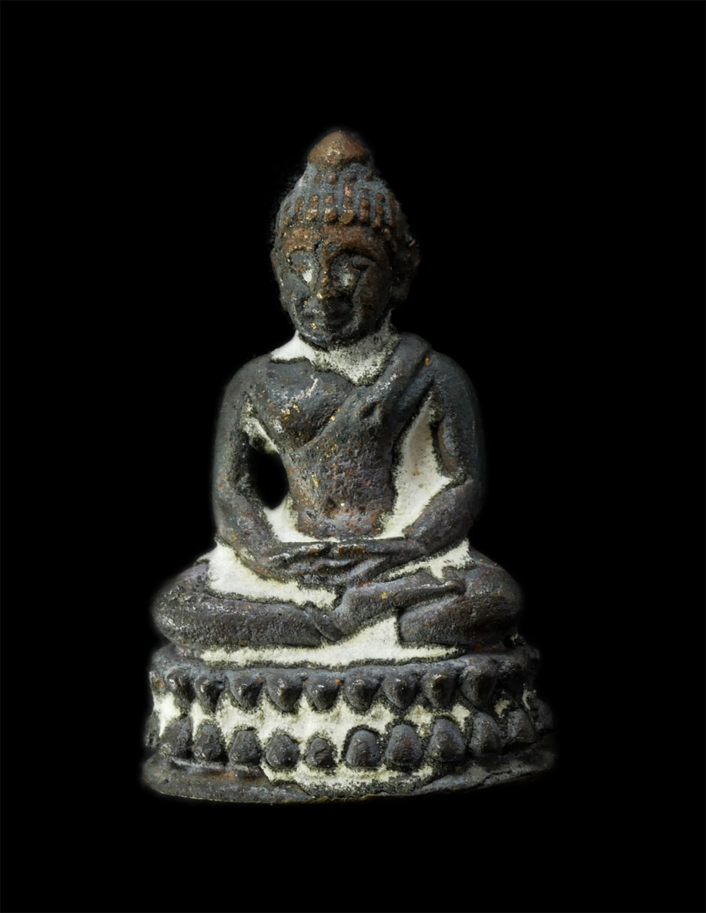 21May25 (36)b1p.jpg - พระชัยวัฒน์ รุ่นแรก หลวงปู่ทวน ปุสฺสวโร วัดจันทคุณาราม(โป่งยาง) อ.แก่งหางแมว จ.จันทบุรี อายุ108 ปี พ.ศ.2559 หล่อโบาราณ เนื้อทองทิพย์ ทองระฆัง ตอกโค๊ต  [..] | https://kamulet.in.th